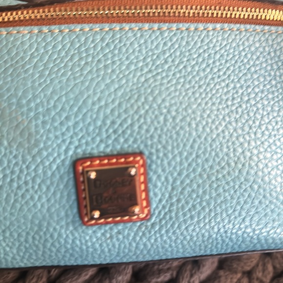 Dooney and Bourke cosmetic bag - Picture 2 of 2